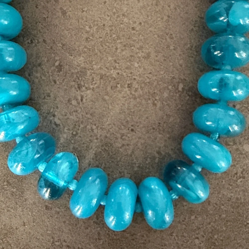 Oversized Beachy Necklace - Picture 4 of 5